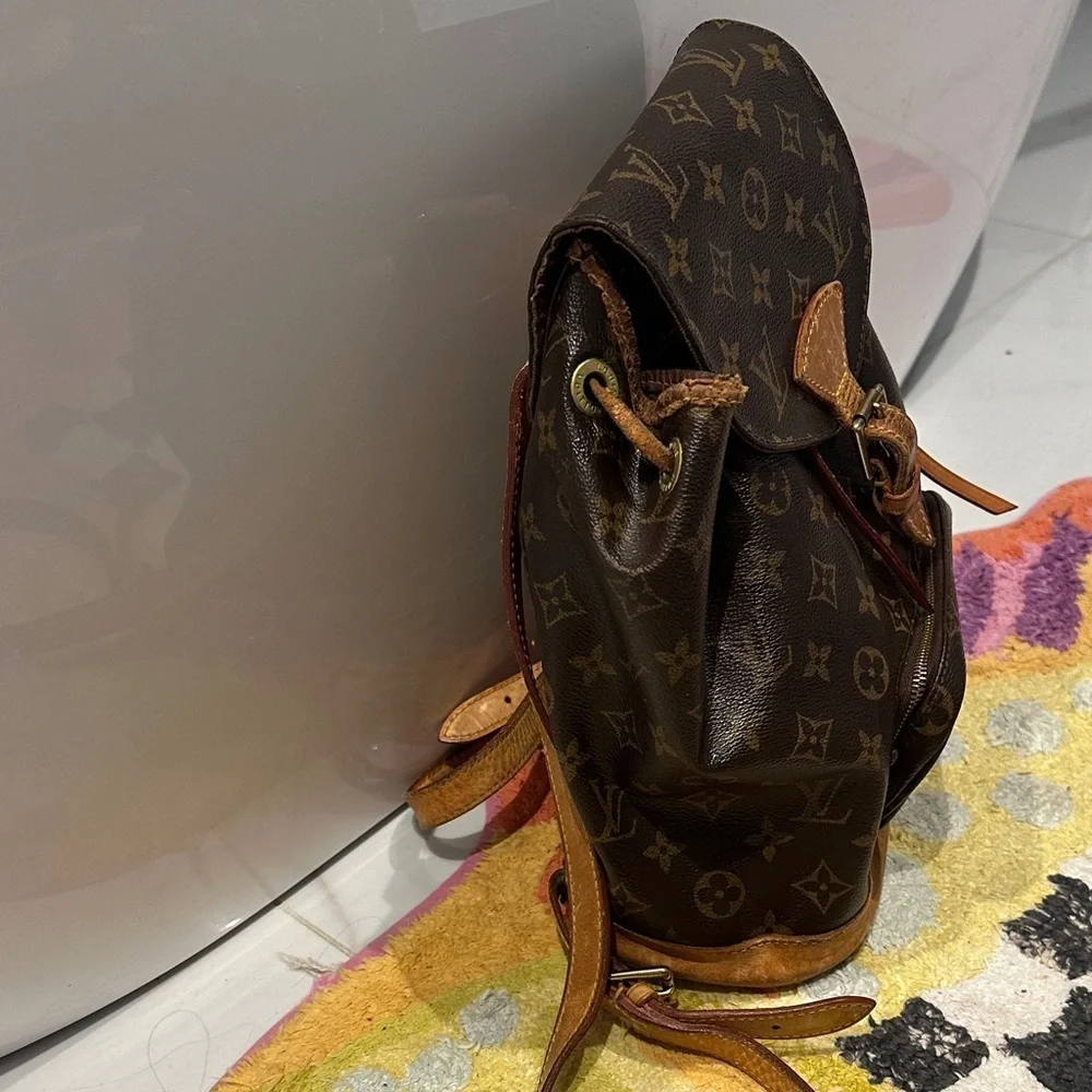 Louis Vuitton Monogram Montsouris MM Backpack - Picture 7 of 13